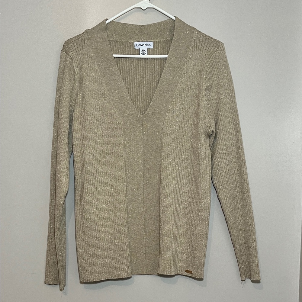 Calvin Klein Women's V-Neck Sweater in Tan with GOLD accents Large NWOT